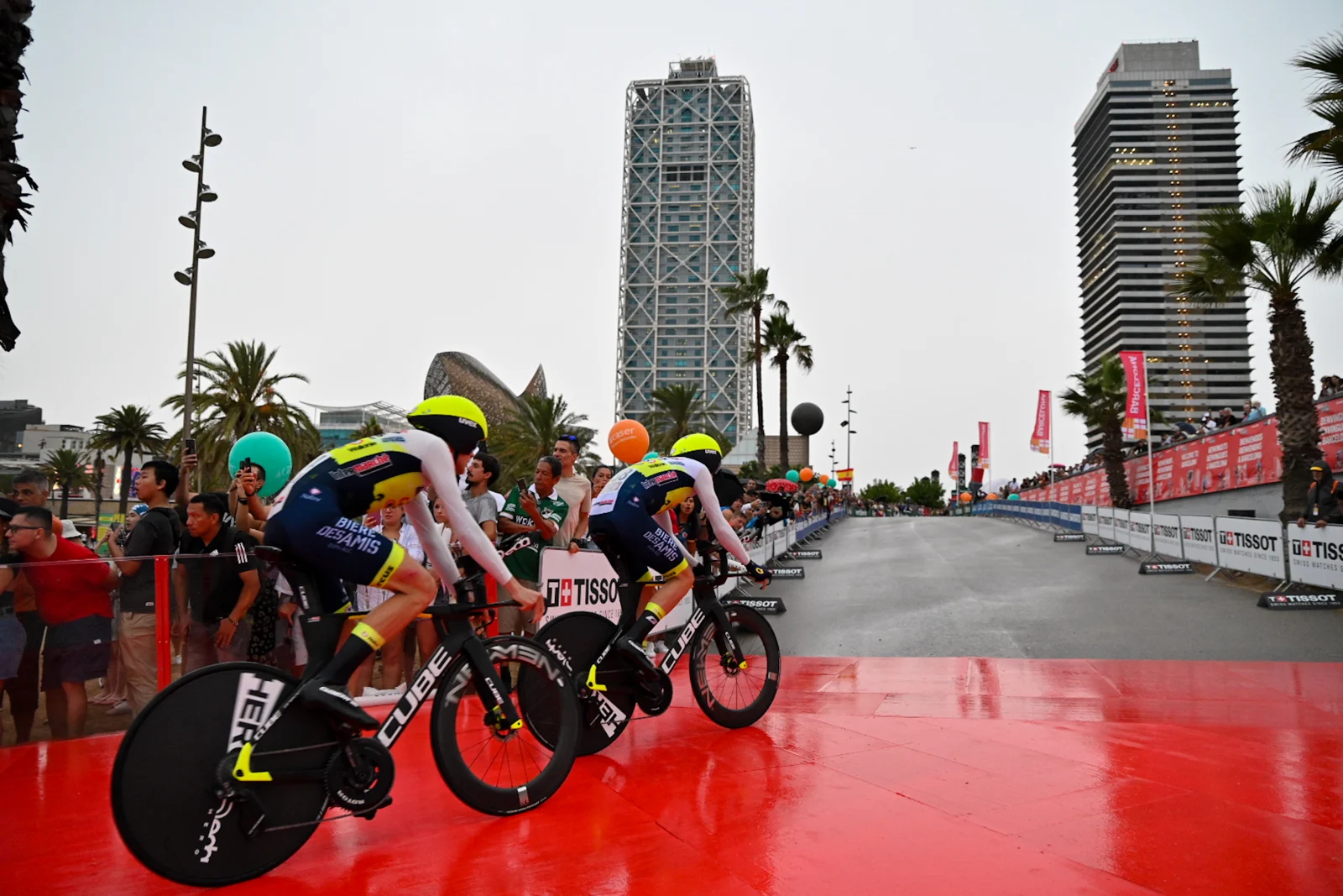 Start of the La Vuelta team time trial in Barcelona